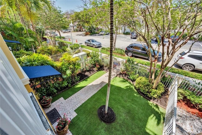 Building Photo - 538 NE 7th Ave