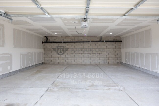 Building Photo - 1889 Coolidge St