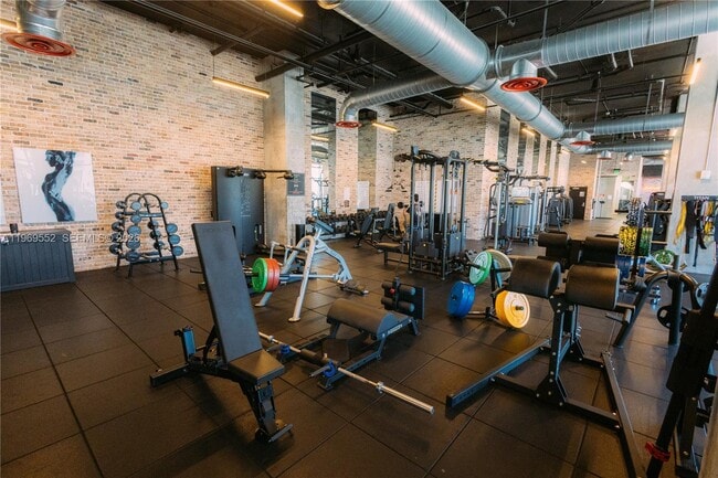 Building Photo - 221 SW 1st Ave