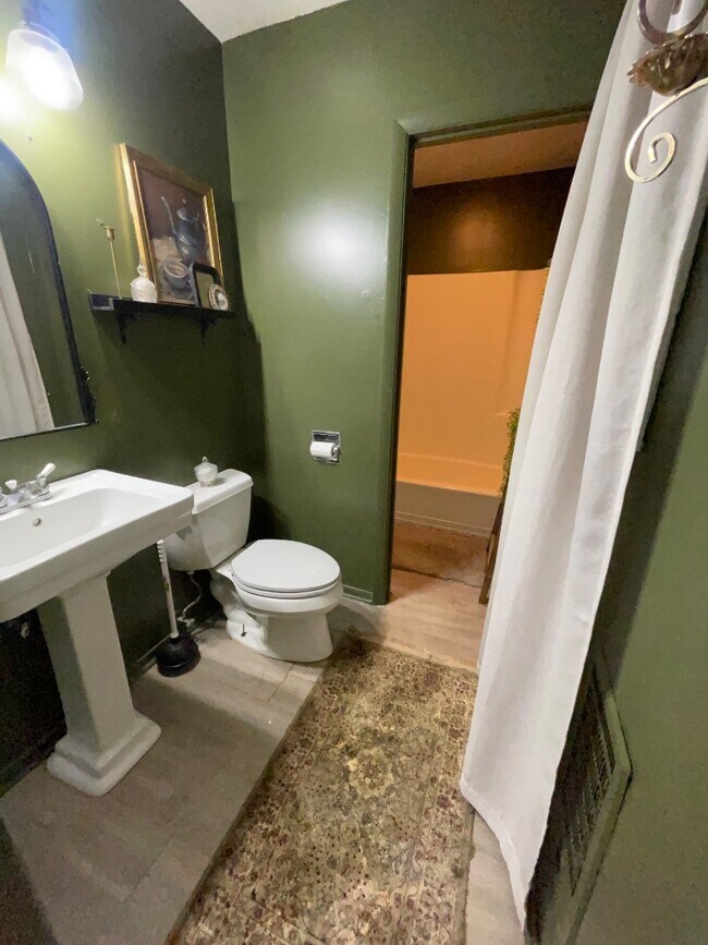 Building Photo - 109 Cleveland Rd