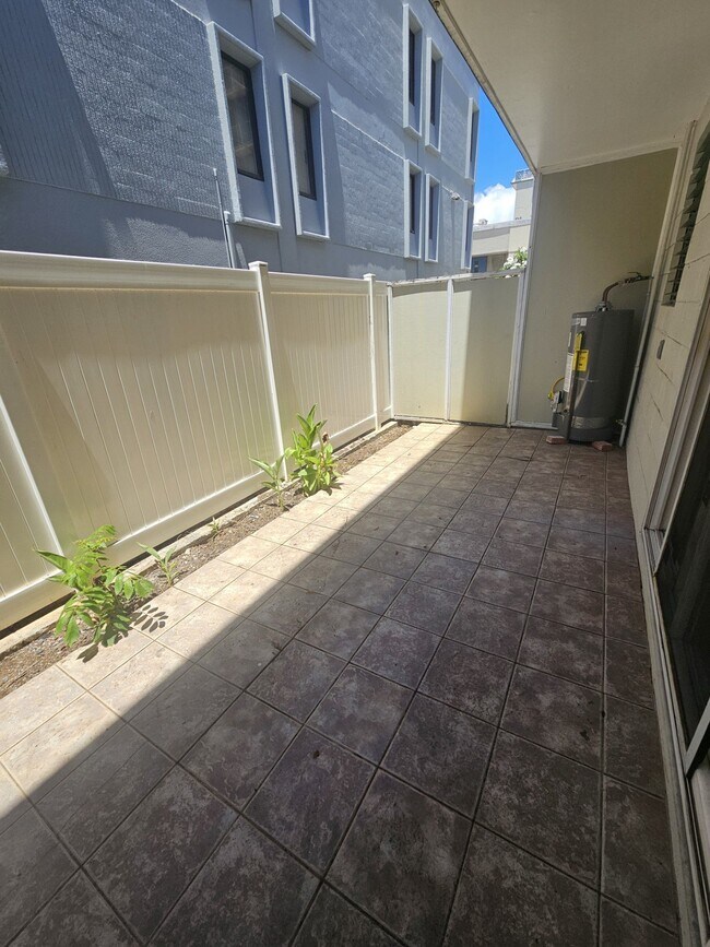 Building Photo - 809 Kinau St