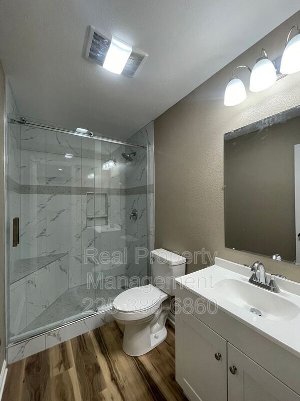 Building Photo - 4225 W Central Ave