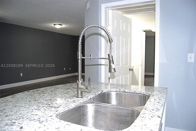 Building Photo - 2803 N Oakland Forest Dr