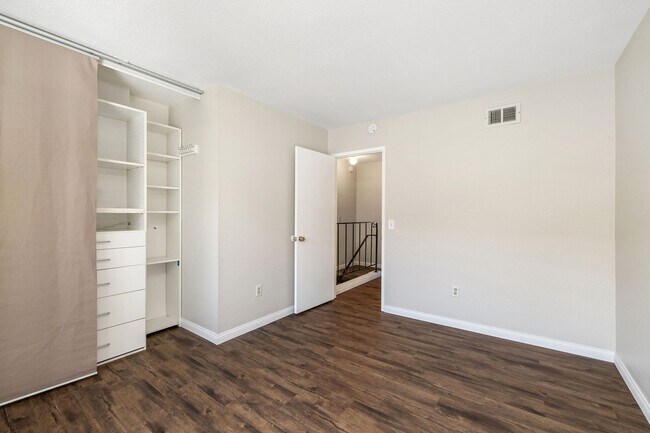 Building Photo - PEAC87