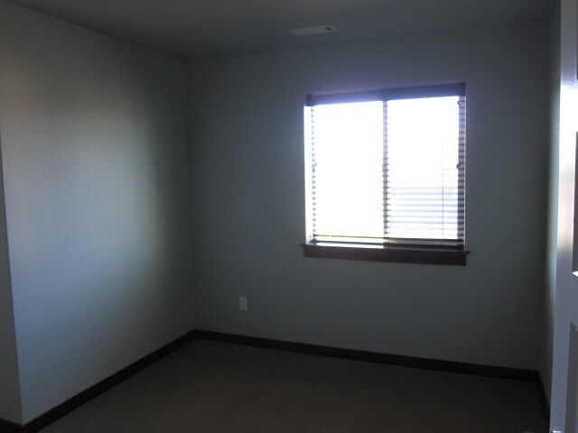 Building Photo - 1906 Leeward Ct