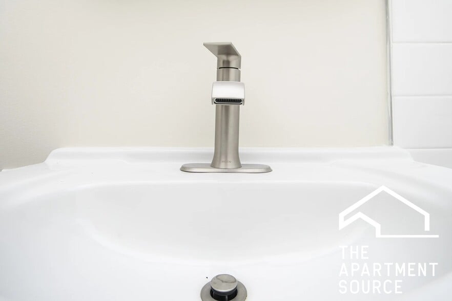 Building Photo - 918 Green Bay Rd