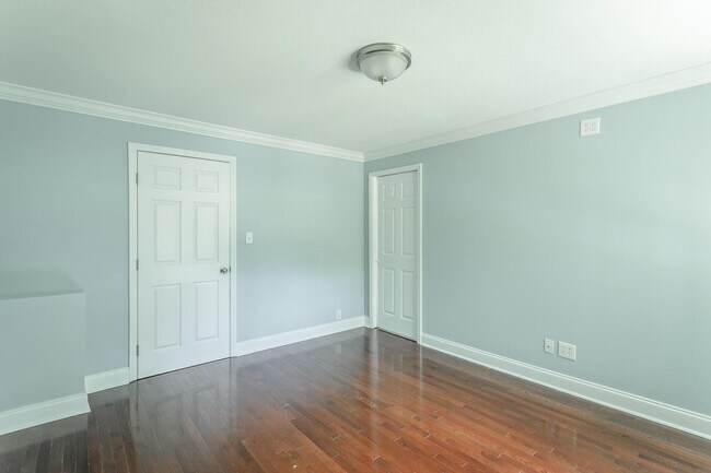 Building Photo - Charming Family Haven: 3 Bedroom Gem with Inviting Outdoor Space