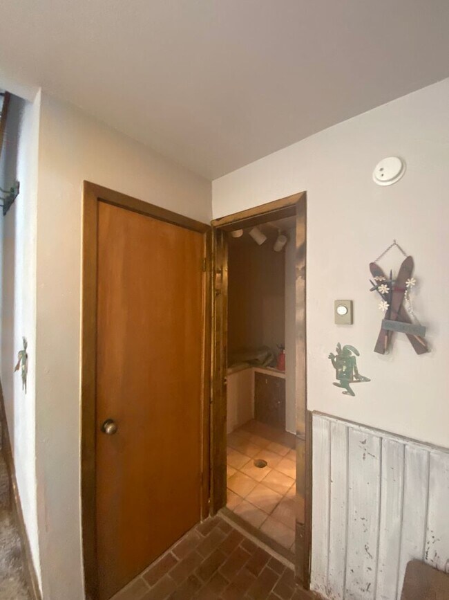 Building Photo - 21 Crested Mountain Ln