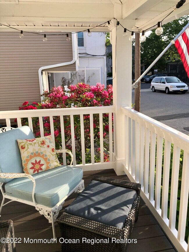 Building Photo - 218 Marine Pl