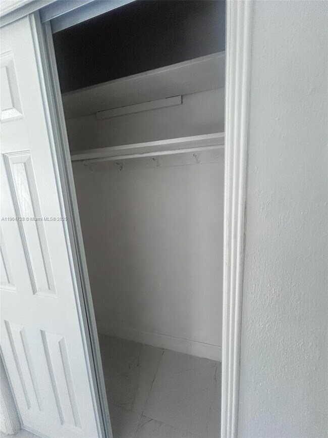 Building Photo - 1543 NE 144th St