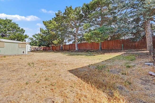 Building Photo - 11875 W Hidden Valley Rim Rd