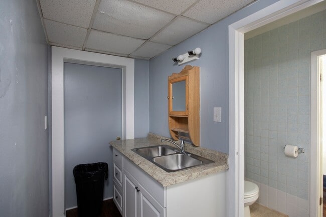 Building Photo - Private 1 bedroom with Bathroom and a Shar...