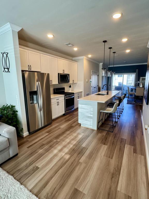 Building Photo - 211 Narrowleaf Way