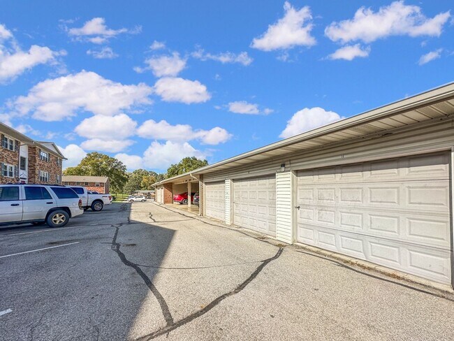Building Photo - Cozy & Affordable 2-Bedroom Apartment at The Oaks on Davidson – Greensburg, IN