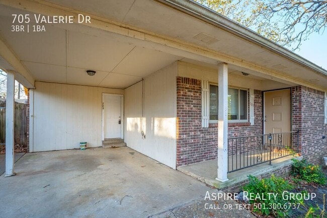 Building Photo - 705 Valerie Dr
