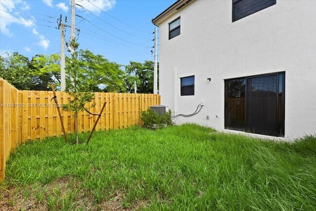 Building Photo - 23210 SW 133rd Ct