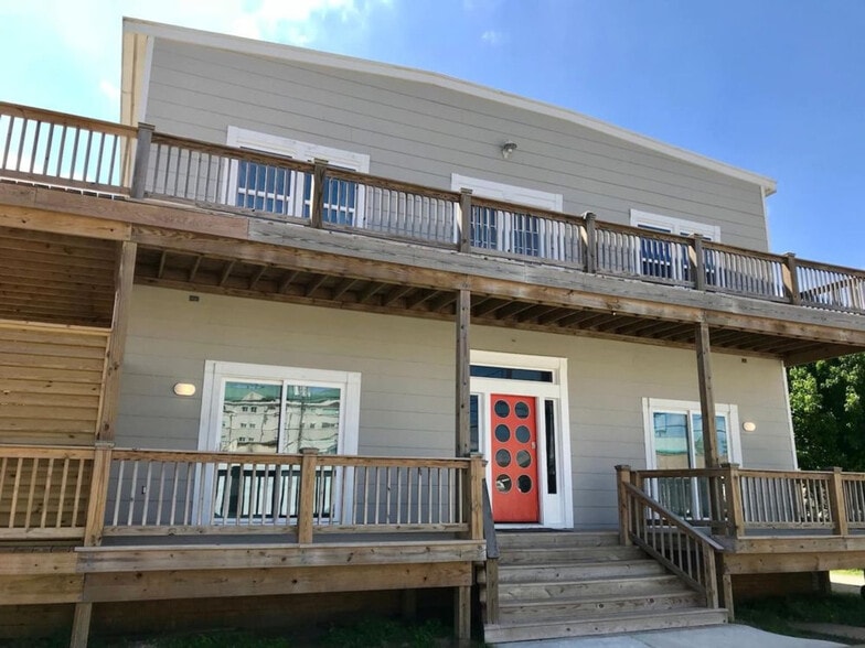 Building Photo - 2015 24th Street Rear