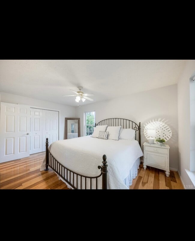 Building Photo - 224 Dove Ct