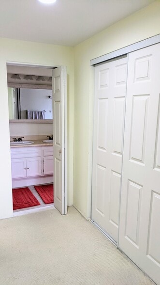 Building Photo - 9580 Hiker Hill Rd