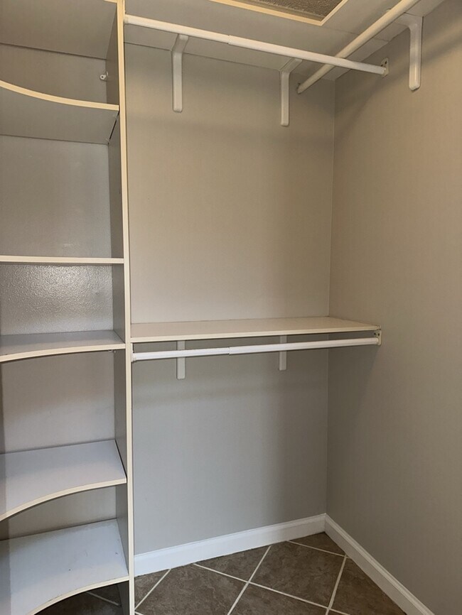 Building Photo - COUNTRY PLACE POOL HOME ON CUL-DE-SAC LOT