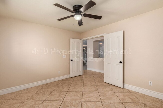 Building Photo - 3748 E Betsy Ln