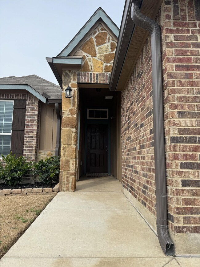 Building Photo - 8314 Stonehollow