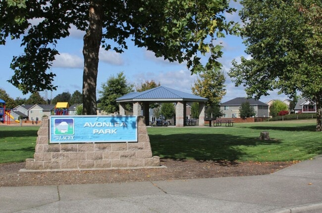 Building Photo - 3 Bedroom (Two Primary Suites) Floorplan i...