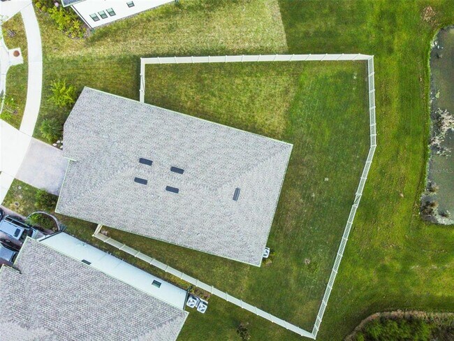 Building Photo - 9571 Little Bluestem Dr