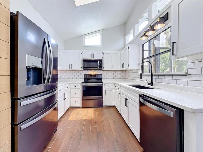 Building Photo - 12756 Poinsettia Ave