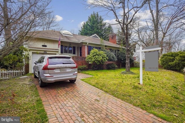 Building Photo - 5215 Brookeway Dr