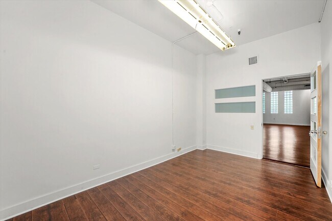 Building Photo - 1301 S Wabash Ave