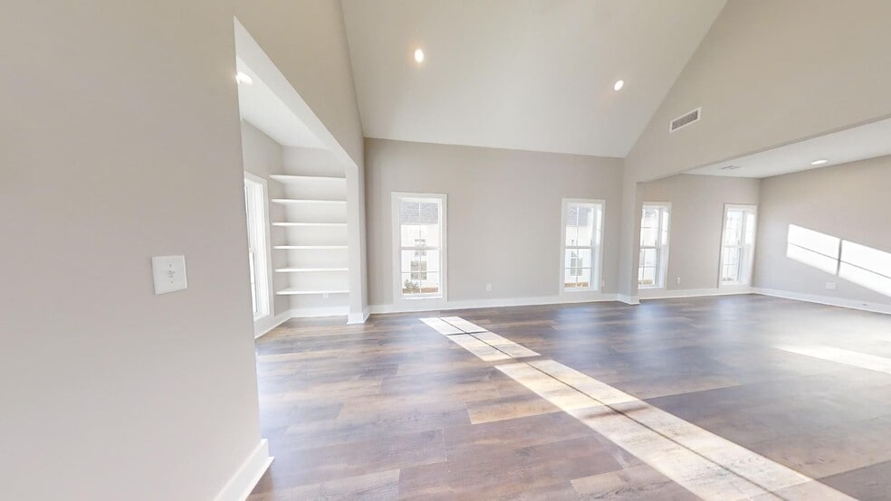 Building Photo - Fox Run Townhome Available August!