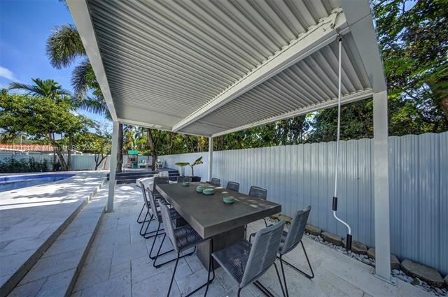 Building Photo - 2020 Alamanda Dr