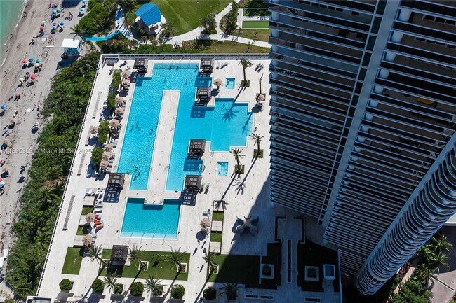 Building Photo - 1830 S Ocean Dr