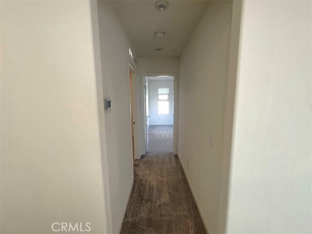 Building Photo - 1014 W Buttercup Ln