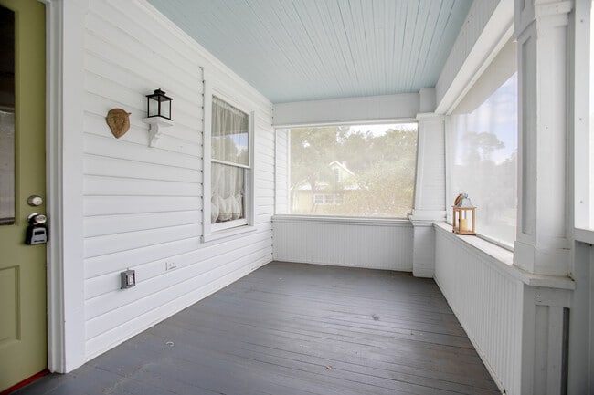 Building Photo - 1056 Stevens St