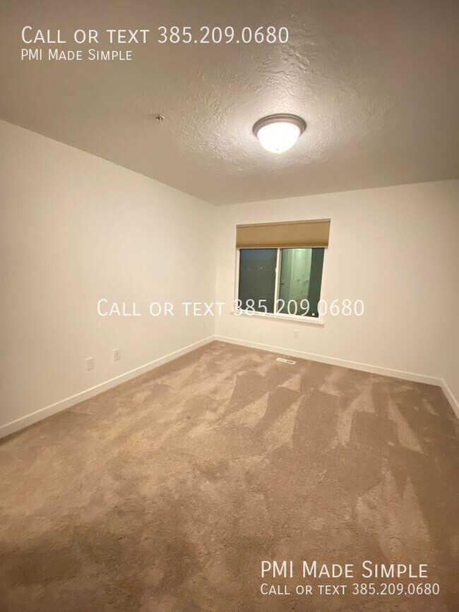 Building Photo - Clear and Bright, Newer Townhome in Rivert...