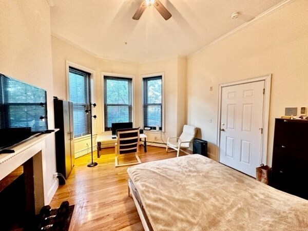 Building Photo - 428 Beacon St