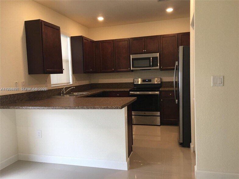 Building Photo - 10323 W 34th Ln