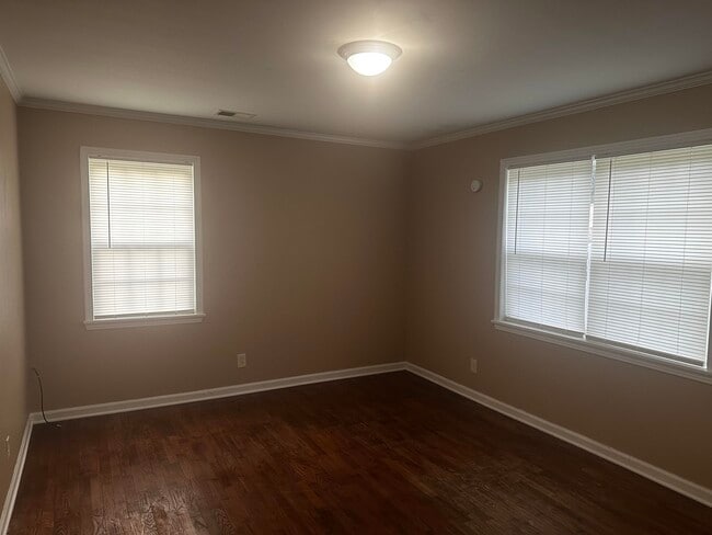 Building Photo - 1154 Westmoreland St