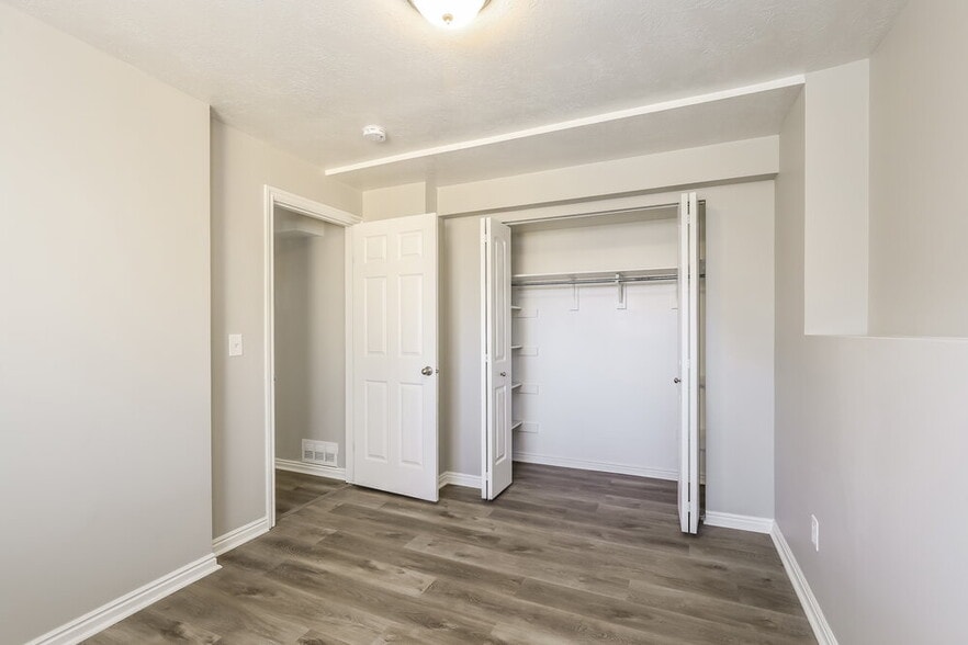 Building Photo - 7679 Sunrise Pl E