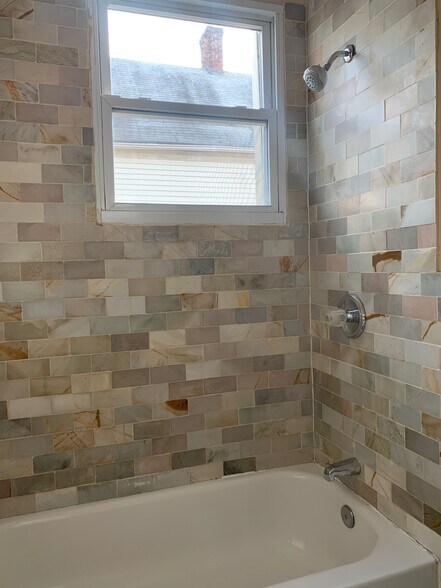 Building Photo - 69 Schley St