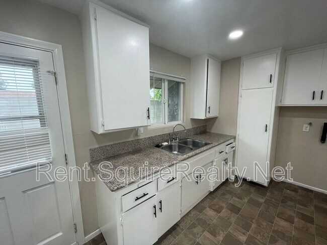 Building Photo - 355 S Aspan Ave
