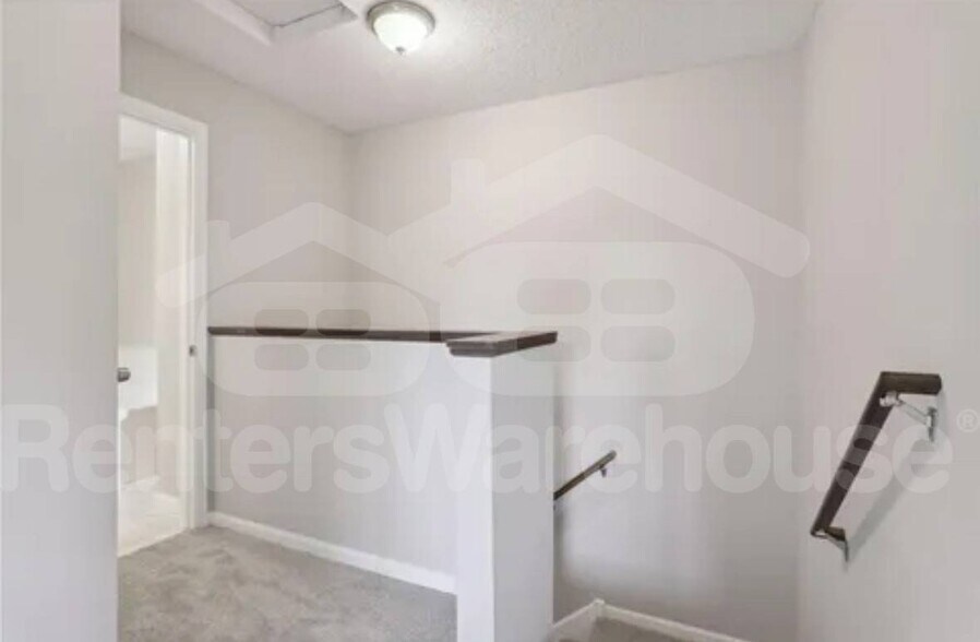 Building Photo - 16168 70th Pl N