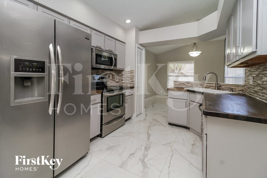 Building Photo - 518 Whittingham Pl