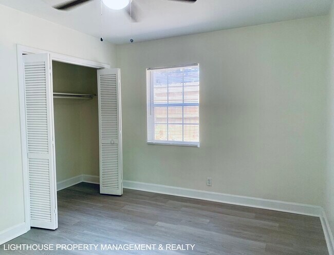 Building Photo - Cozy 3 Bed/1.5 Bath Home with Detached Gar...