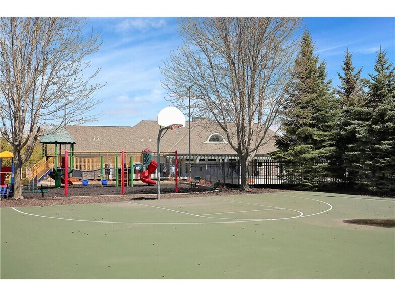 Building Photo - 15225 Fanning Dr N