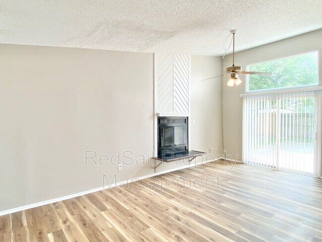 Building Photo - 3833 Foxglove Ct