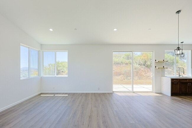Building Photo - 4 Bedroom VIEW Home in Escondido built in 2023
