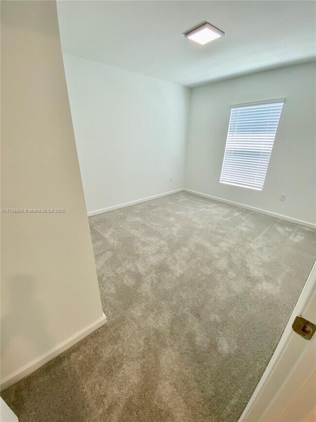 Building Photo - 5971 Pickering Dr